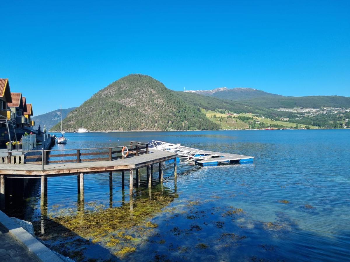 Nedre Amla Fjord Apartment Kaupanger Dış mekan fotoğraf